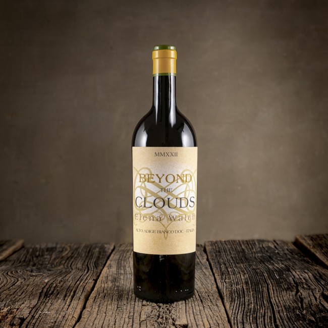 Bottiglia di vino bianco Grande Cuvée "Beyond the Clouds" prodotto da Elena Walch