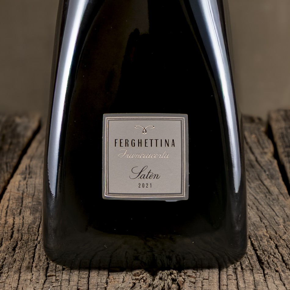 Etichetta dello Spumante Franciacorta Satèn – Ferghettina