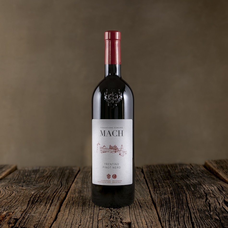 Bottiglia di Pinot Nero Trentino DOC - Fondazione Edmund Mach
